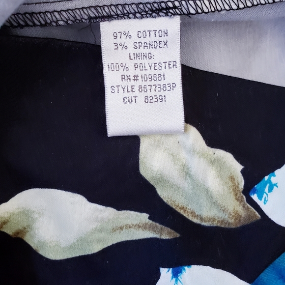 WOMEN'S FLORAL HALTER DRESS | 8P - Picture 7 of 8